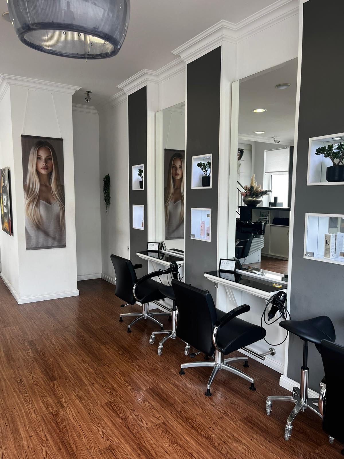 Salon Holter Straße — Weitere Bedienplätze